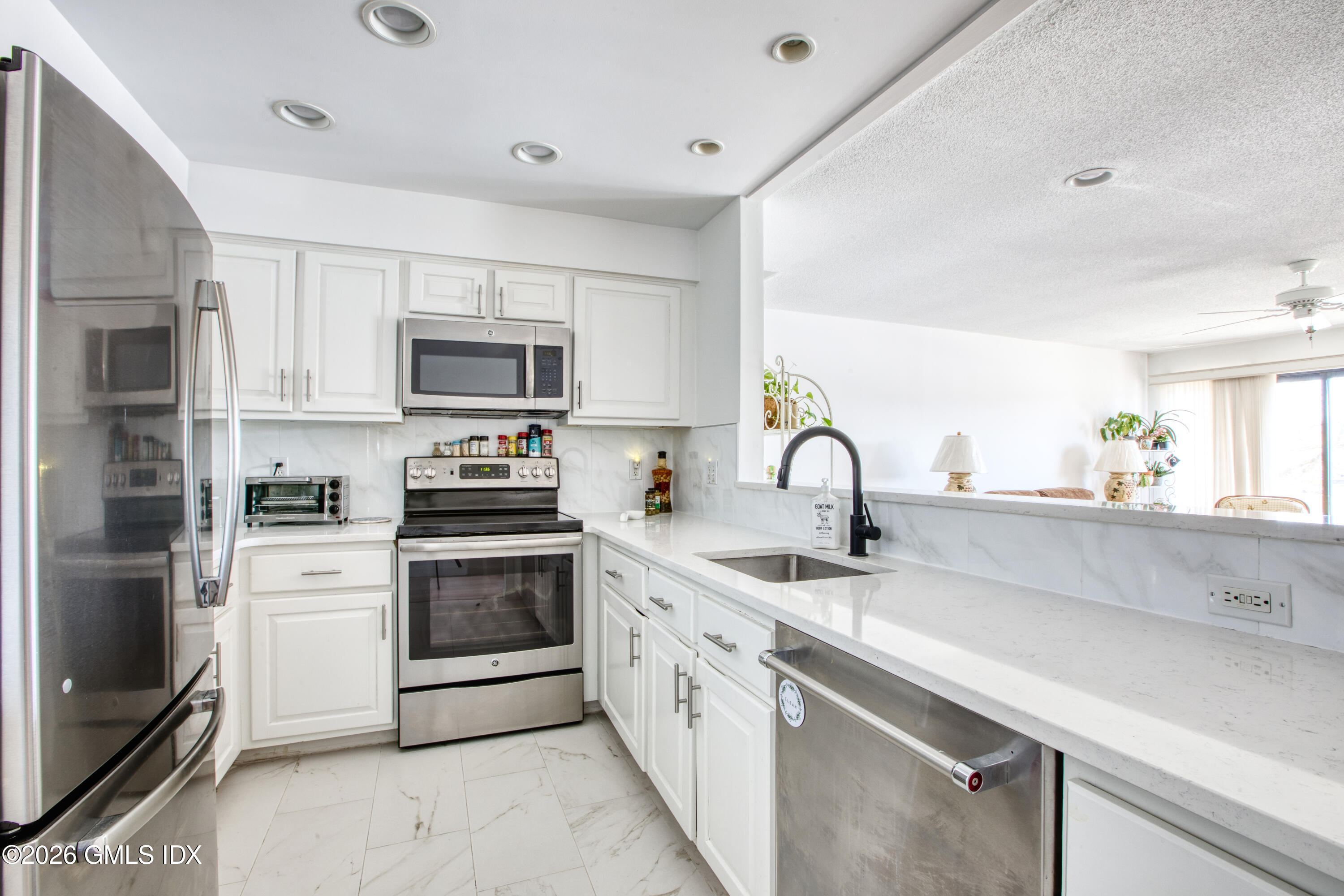 15 River Road UNIT 205