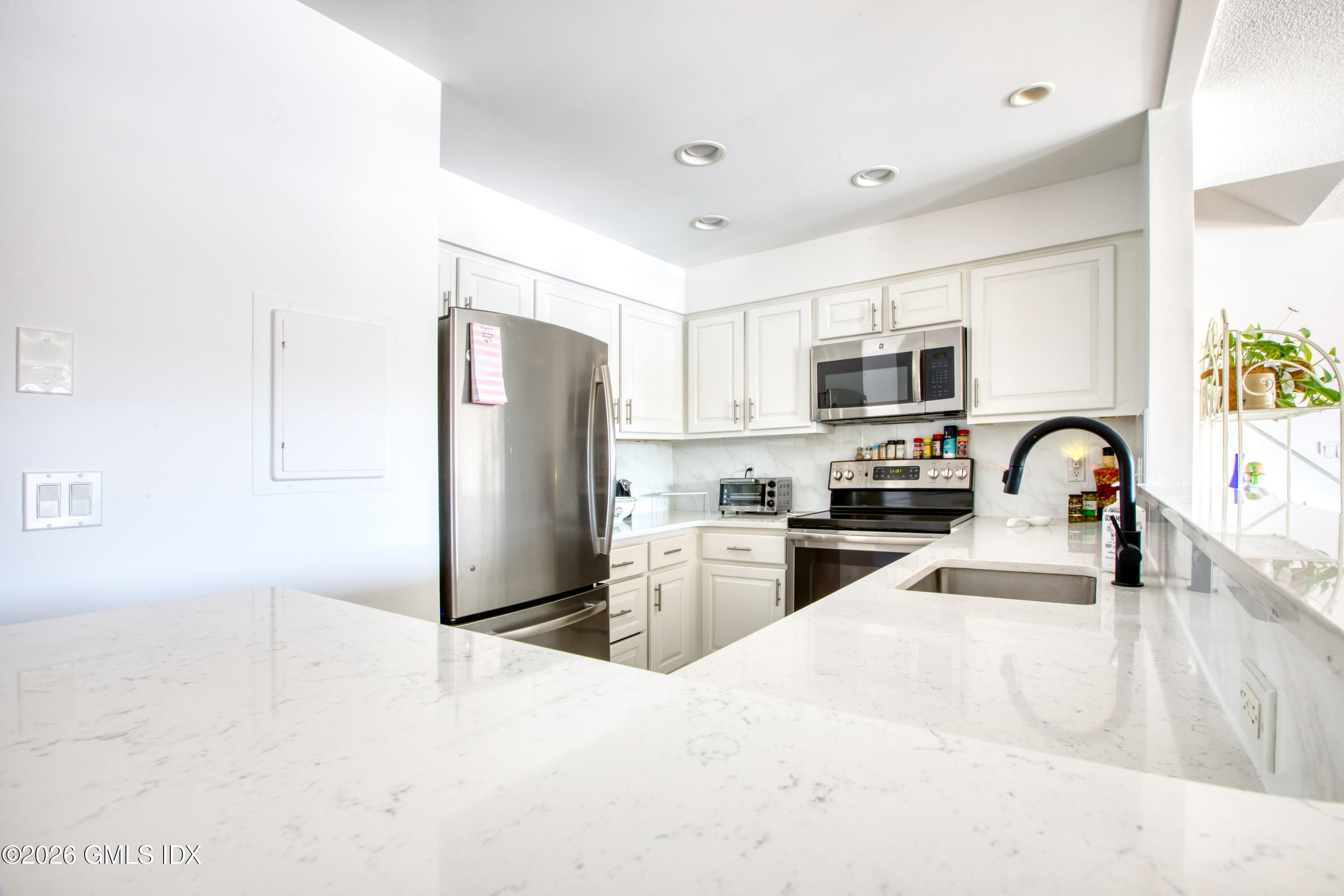 15 River Road UNIT 205