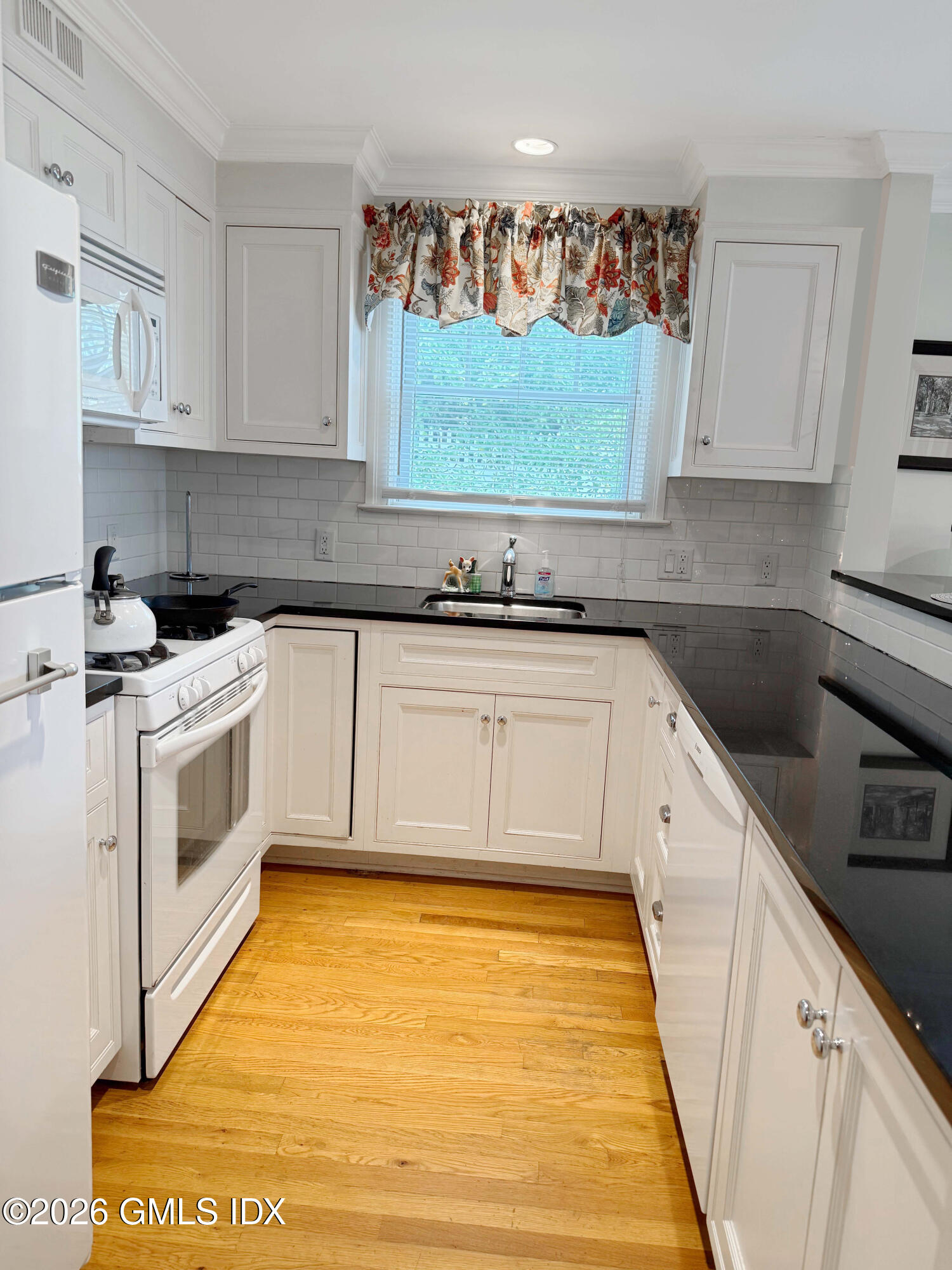 111 Havemeyer Place Carriage House