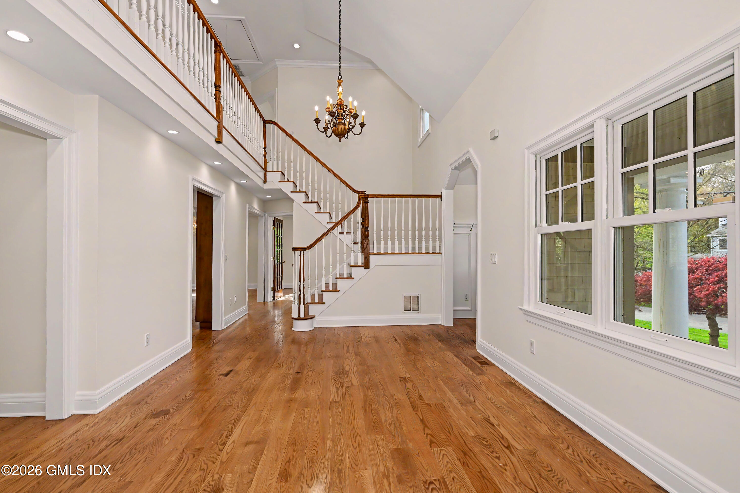 34 MacArthur Drive