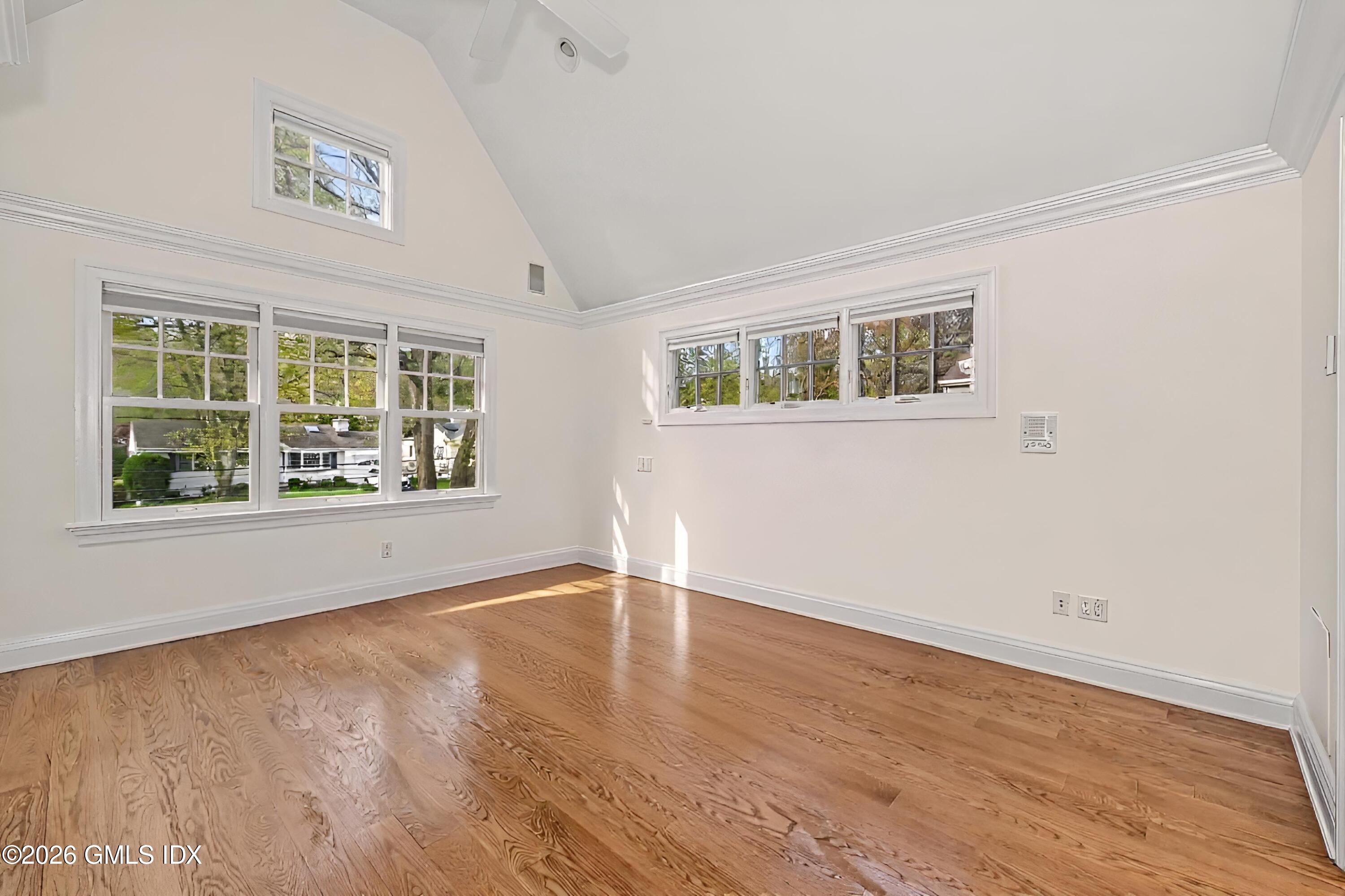 34 MacArthur Drive
