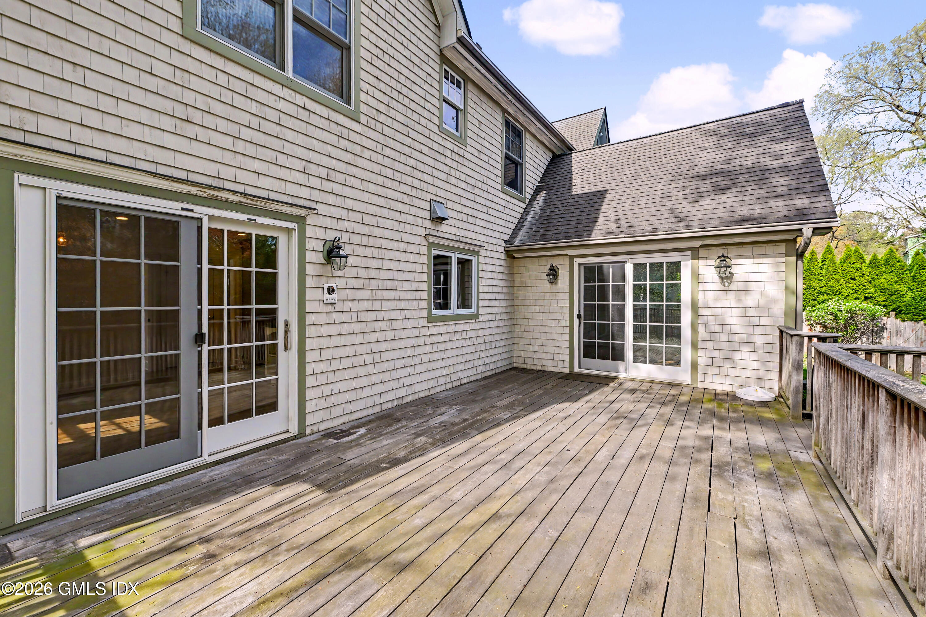 34 MacArthur Drive