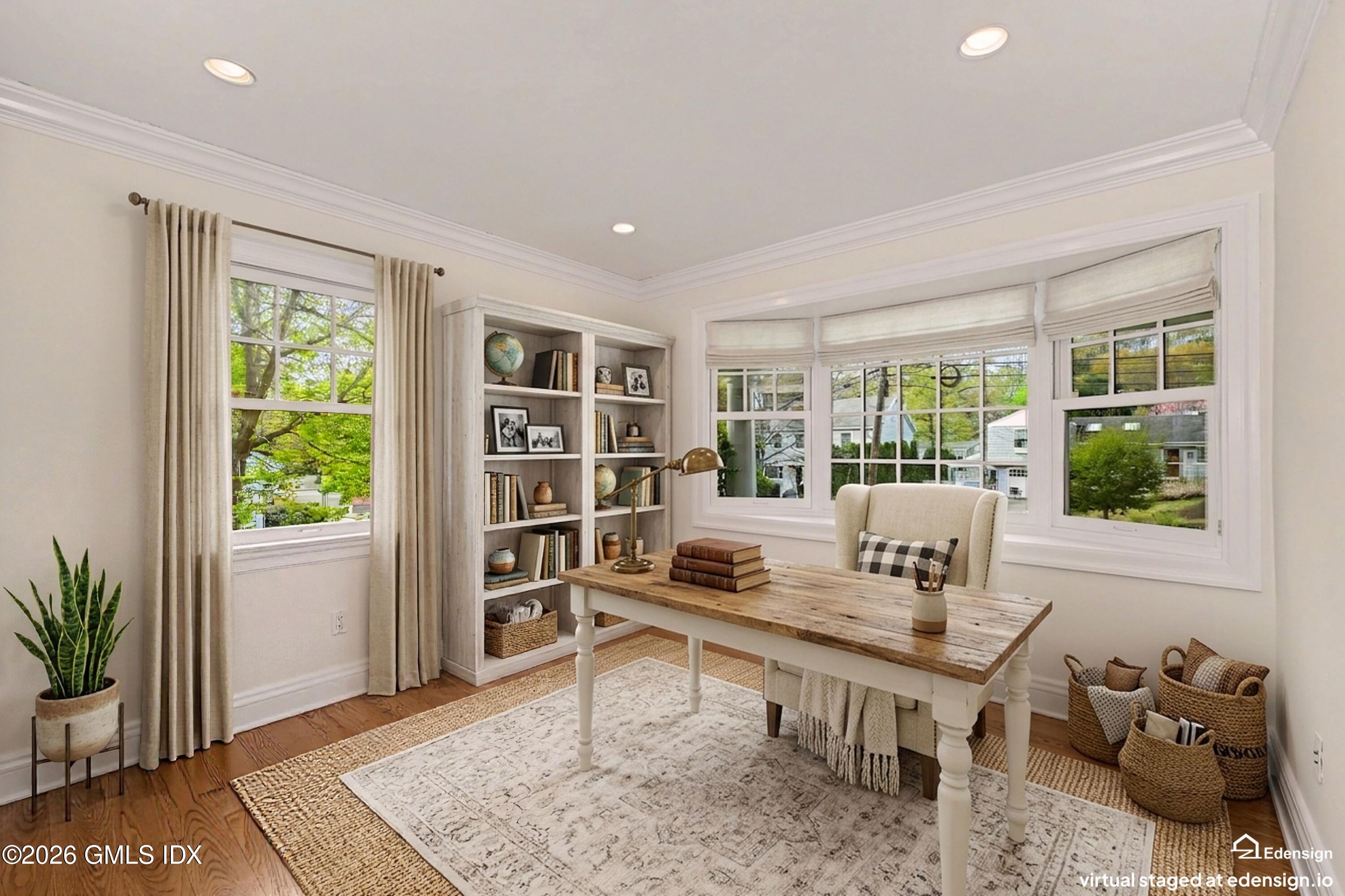 34 MacArthur Drive