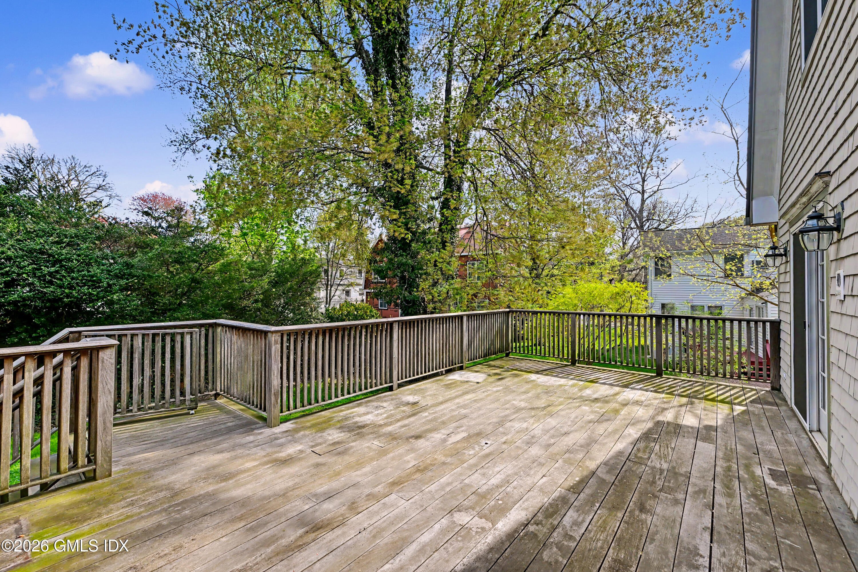 34 MacArthur Drive
