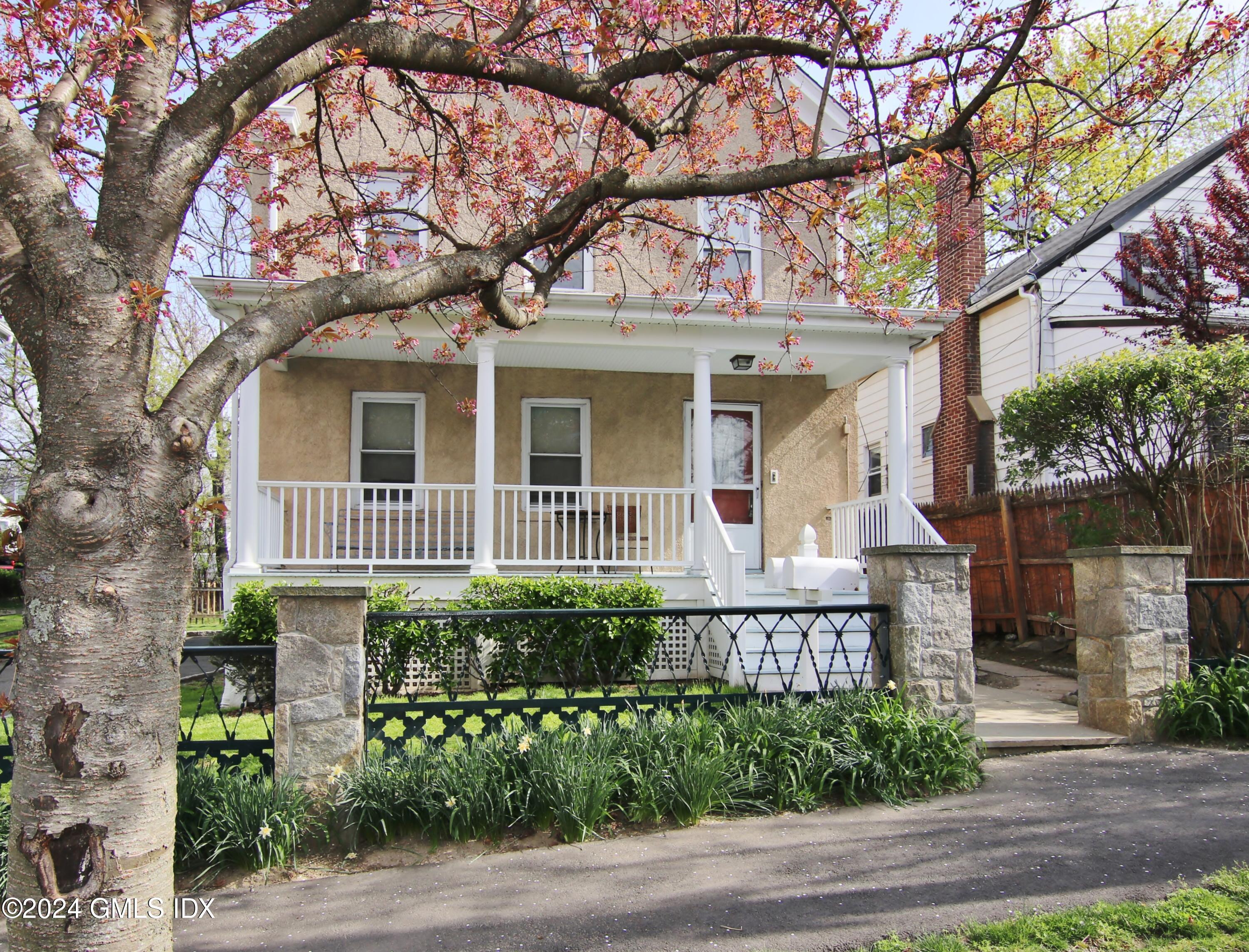 25 Division Street 2