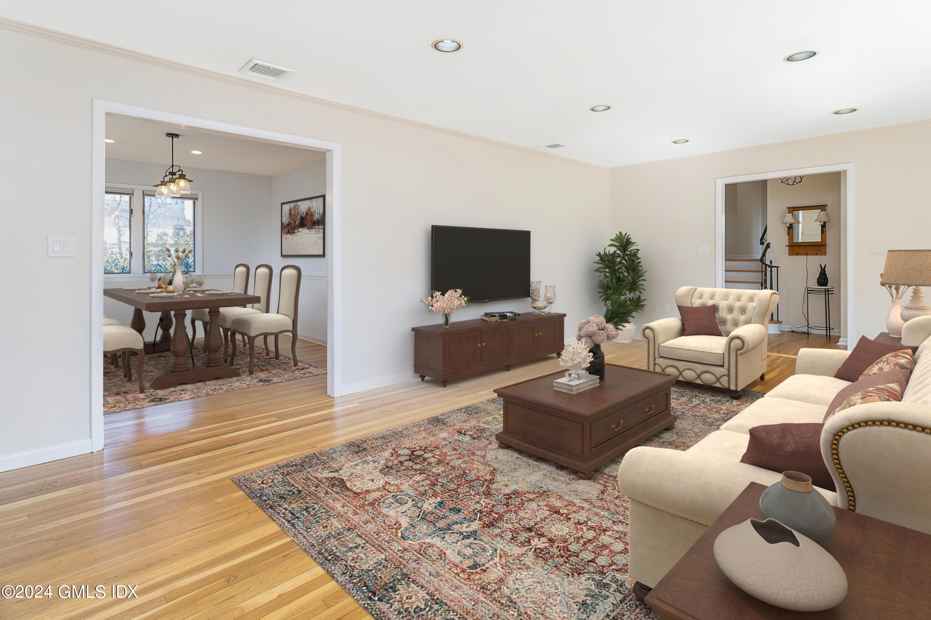 6 E Lawn Lane