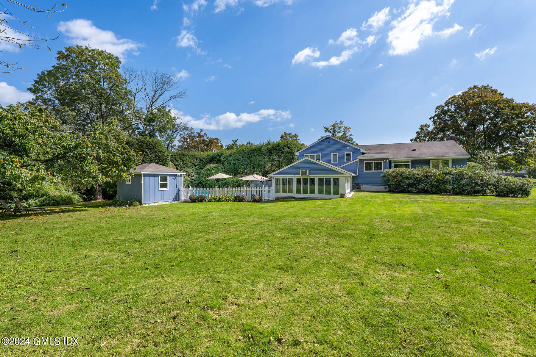 6 E Lawn Lane