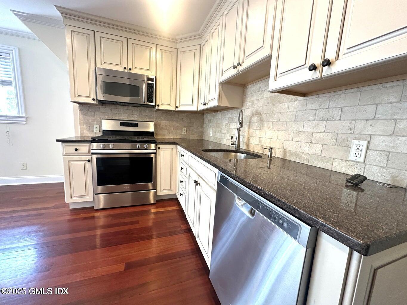 246 Milbank Avenue C