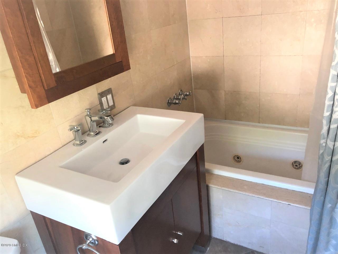 34 Pemberwick Road Unit 2