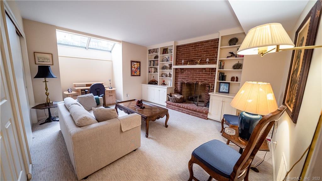 52 Sherwood Place Unit: 1