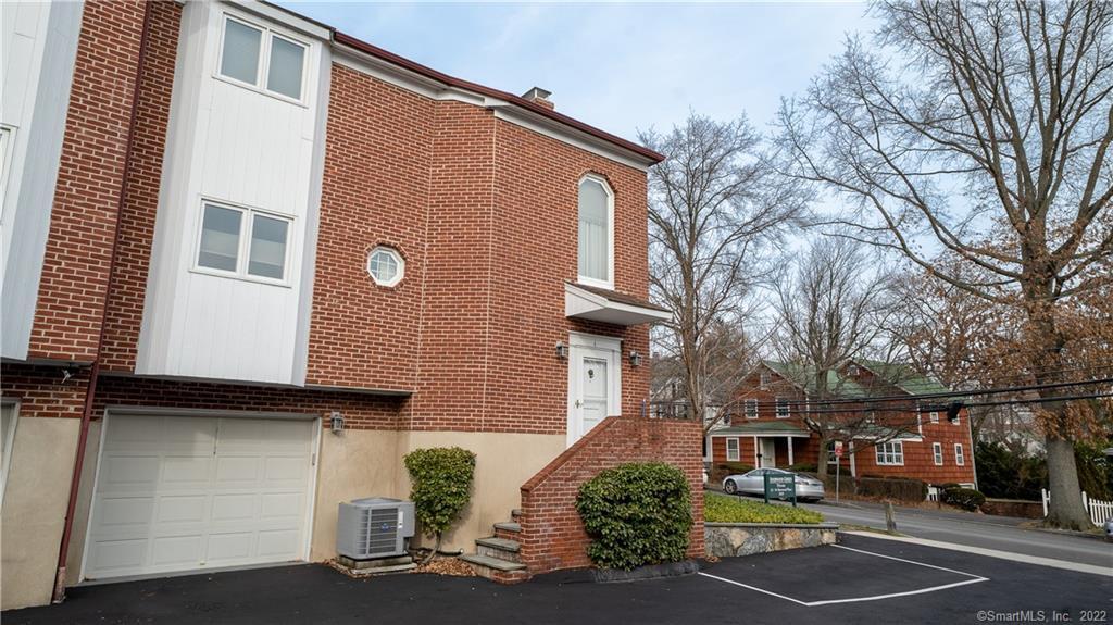 52 Sherwood Place Unit: 1