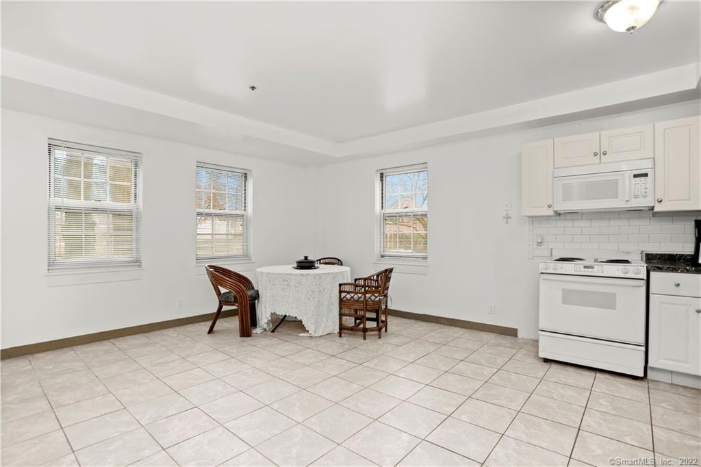 59 Courtland Avenue Unit: 1U
