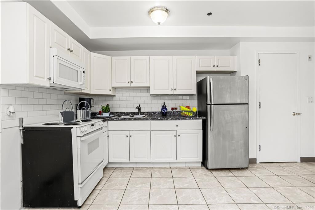 59 Courtland Avenue Unit: 1U