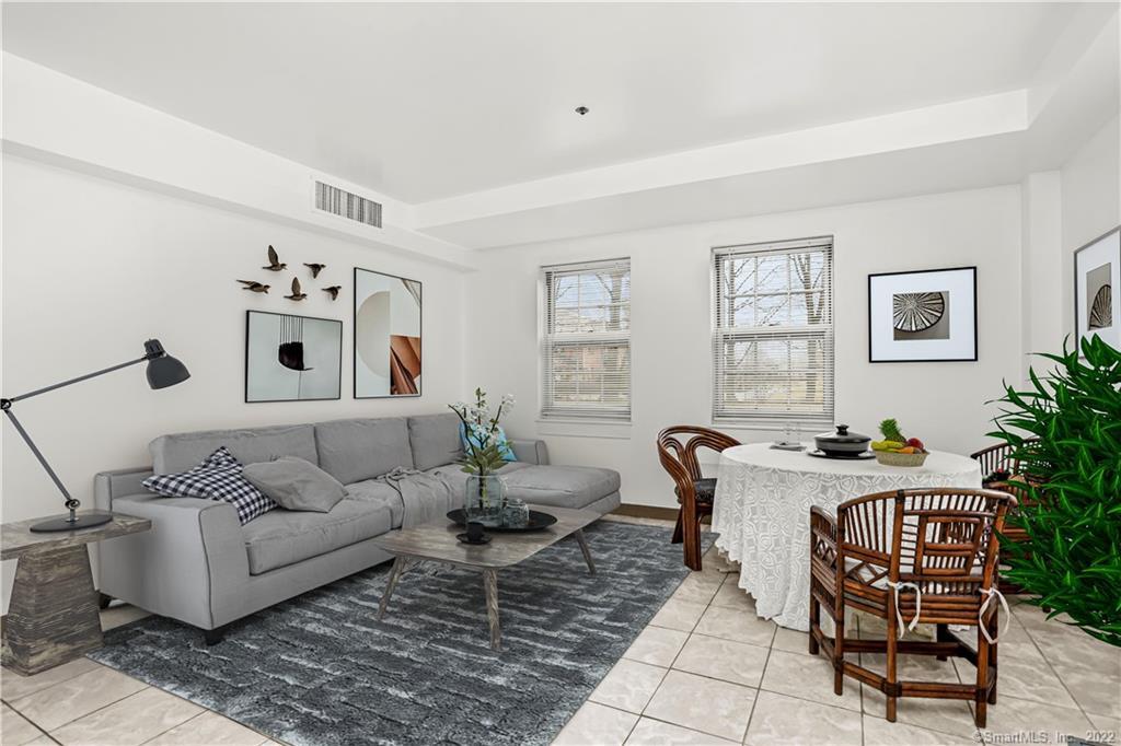 59 Courtland Avenue Unit: 1U
