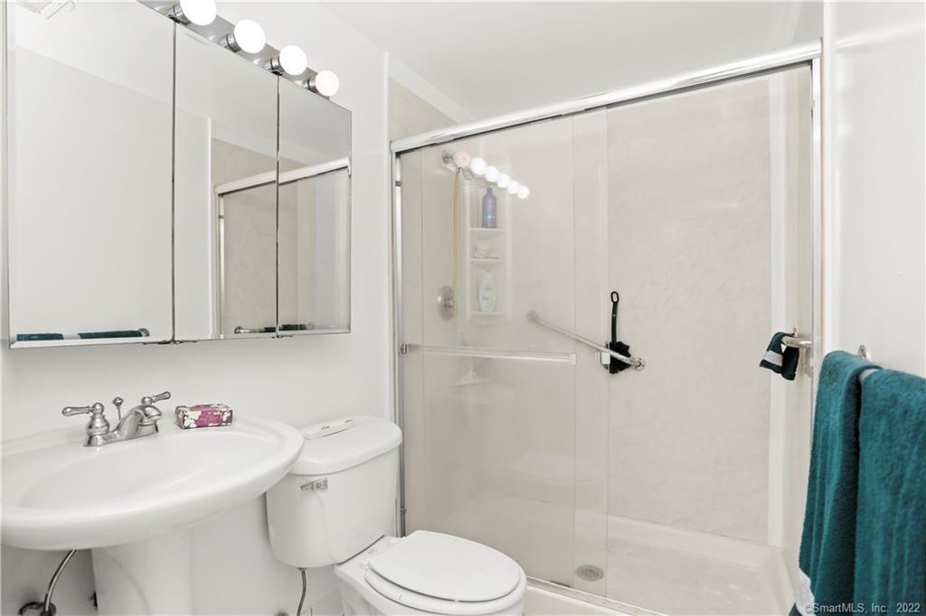 59 Courtland Avenue Unit: 1U