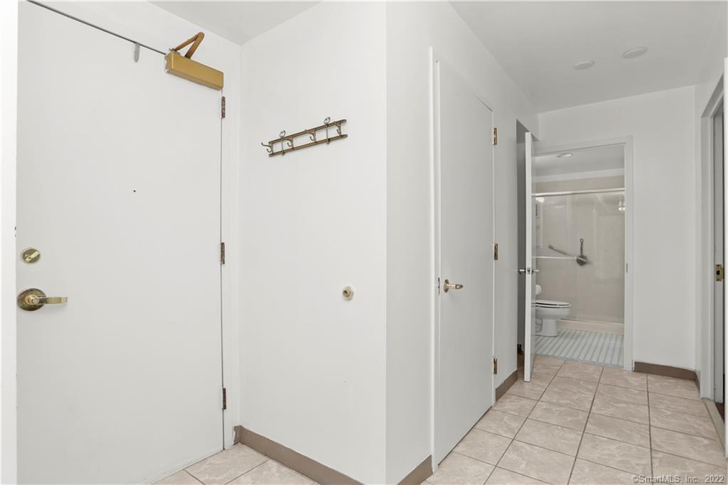 59 Courtland Avenue Unit: 1U