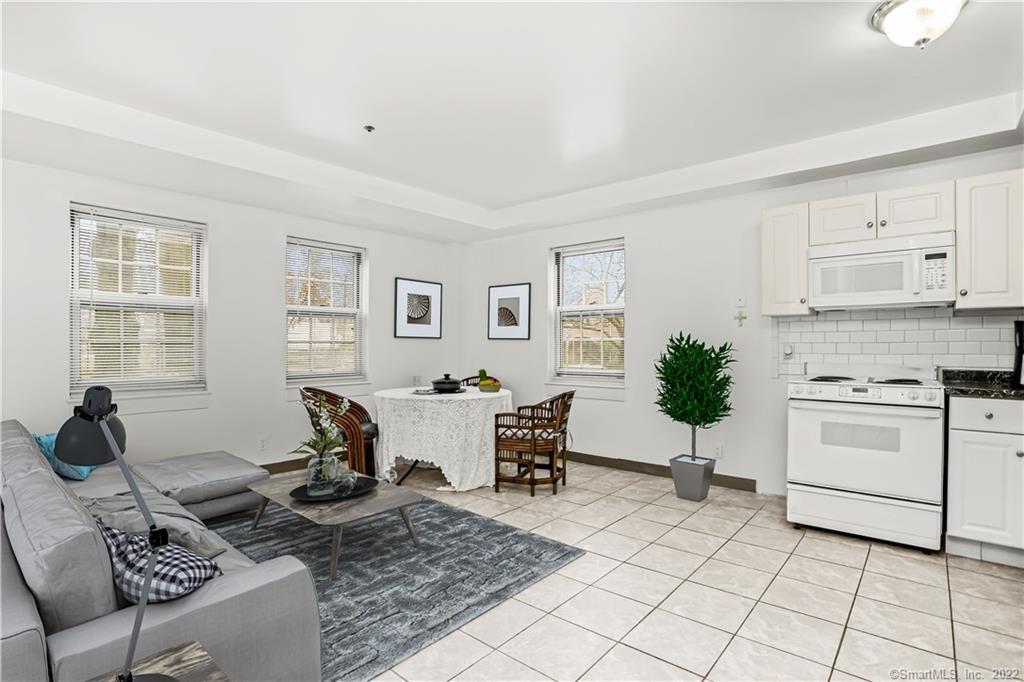 59 Courtland Avenue Unit: 1U