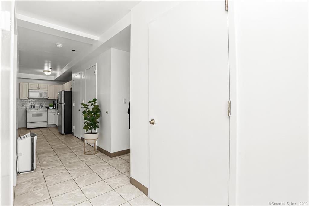59 Courtland Avenue Unit: 1U