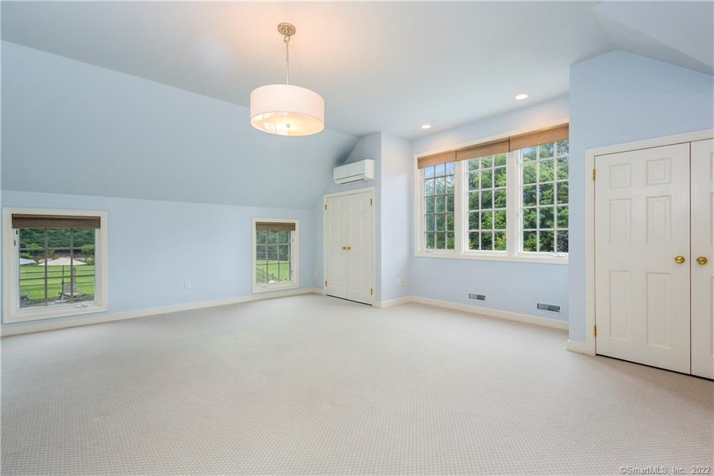 17 Sherwood Avenue