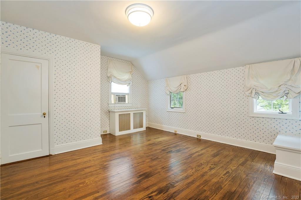 17 Sherwood Avenue