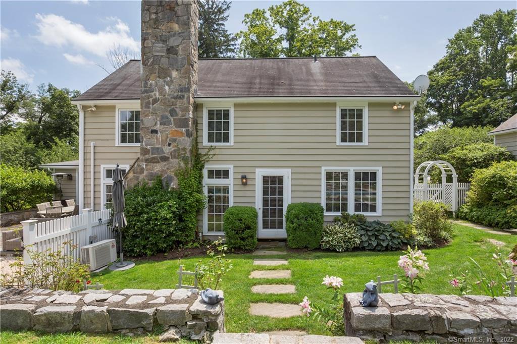17 Sherwood Avenue