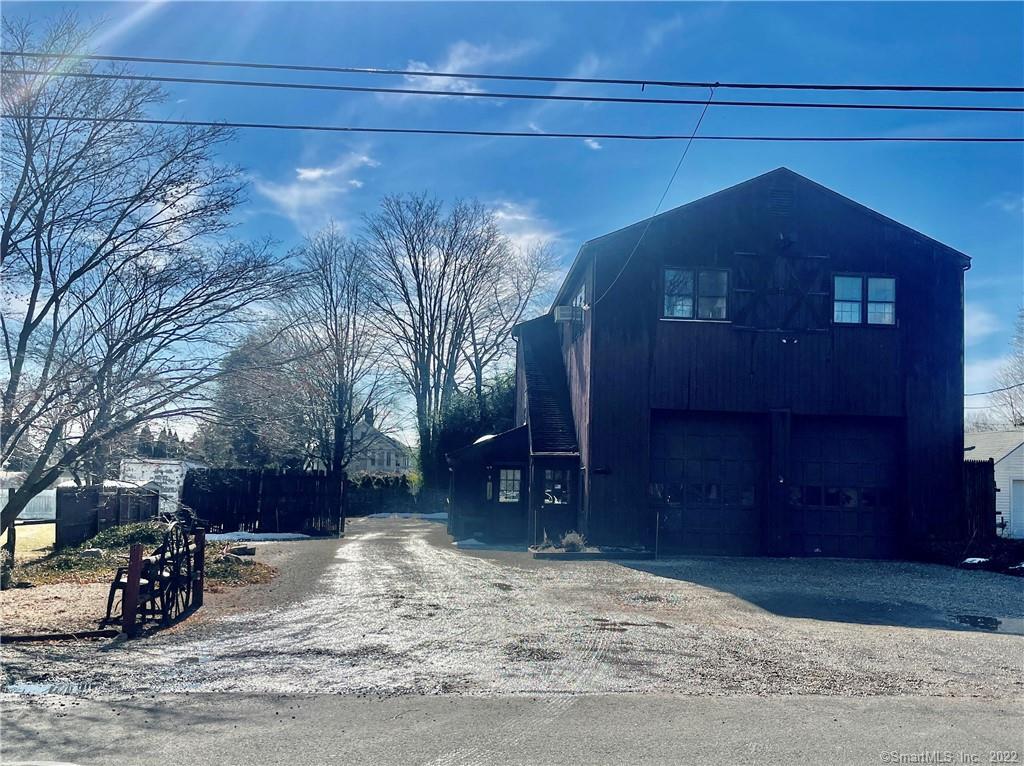 9 Hiawatha Lane