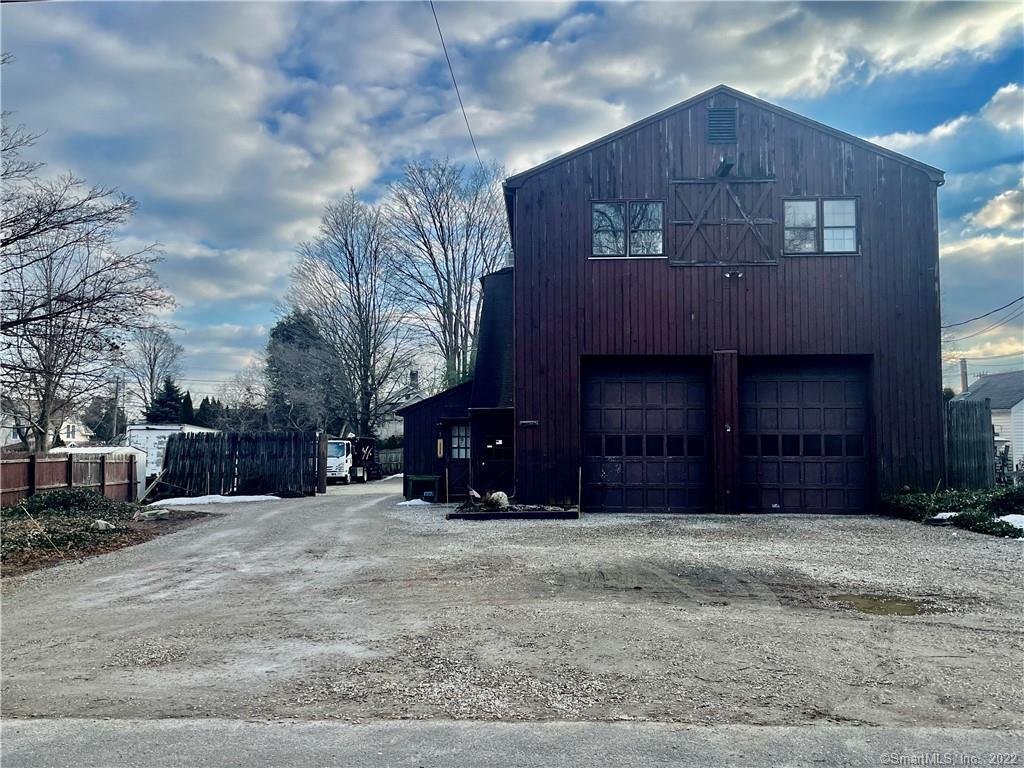 9 Hiawatha Lane