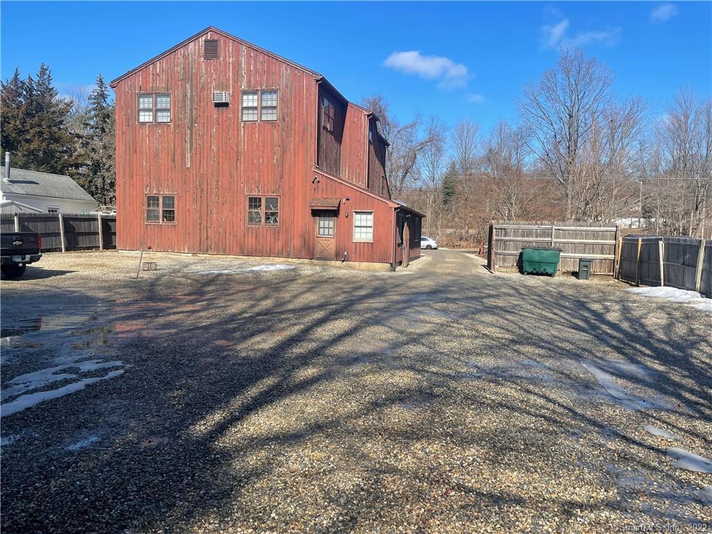 9 Hiawatha Lane