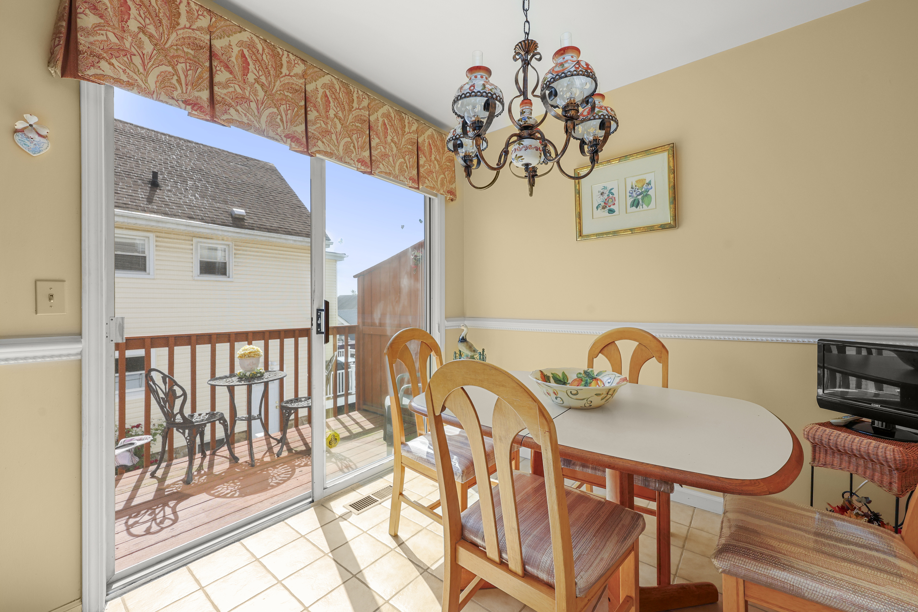 162 Colonial Road APT 12