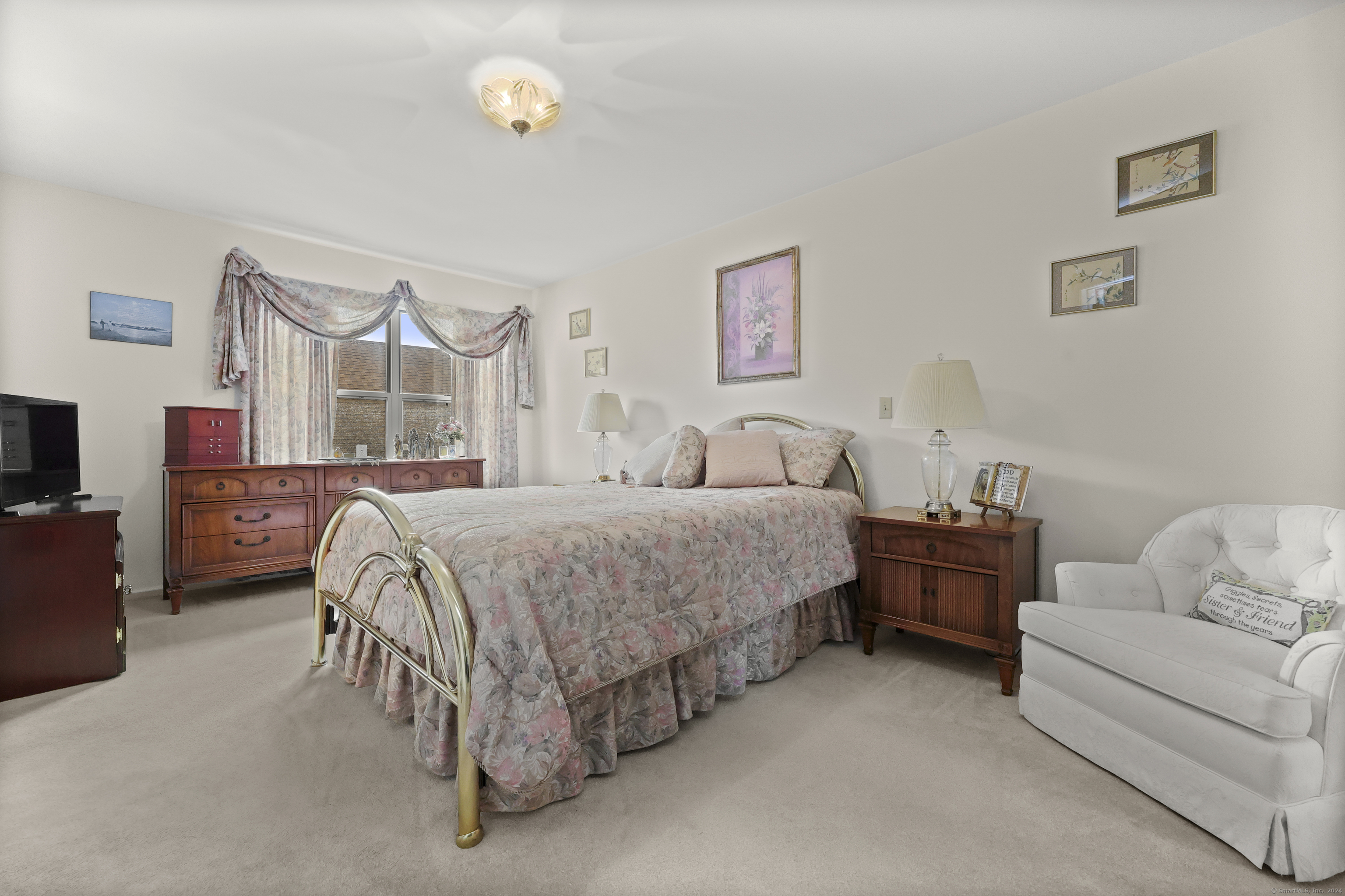 162 Colonial Road APT 12