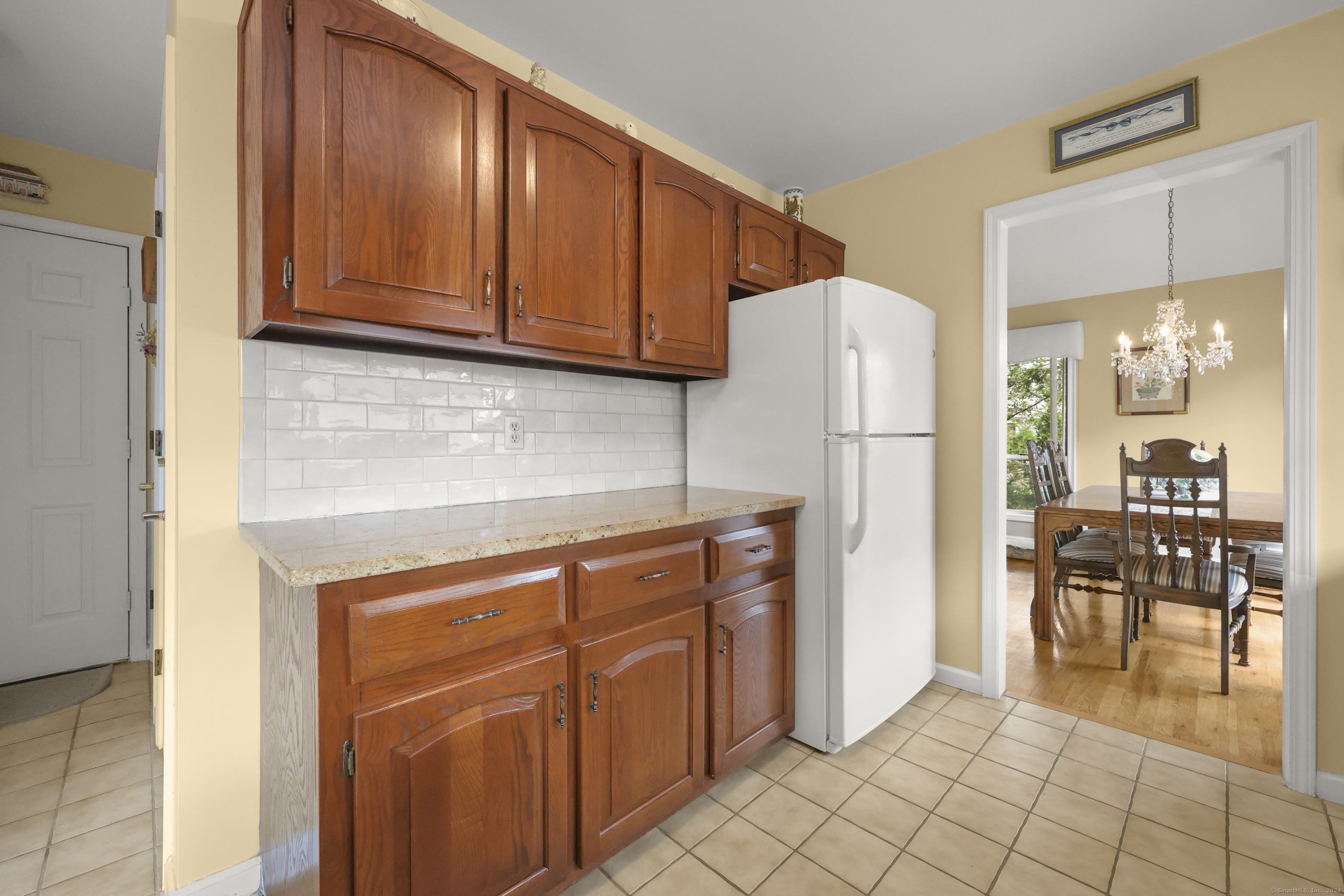 162 Colonial Road APT 12