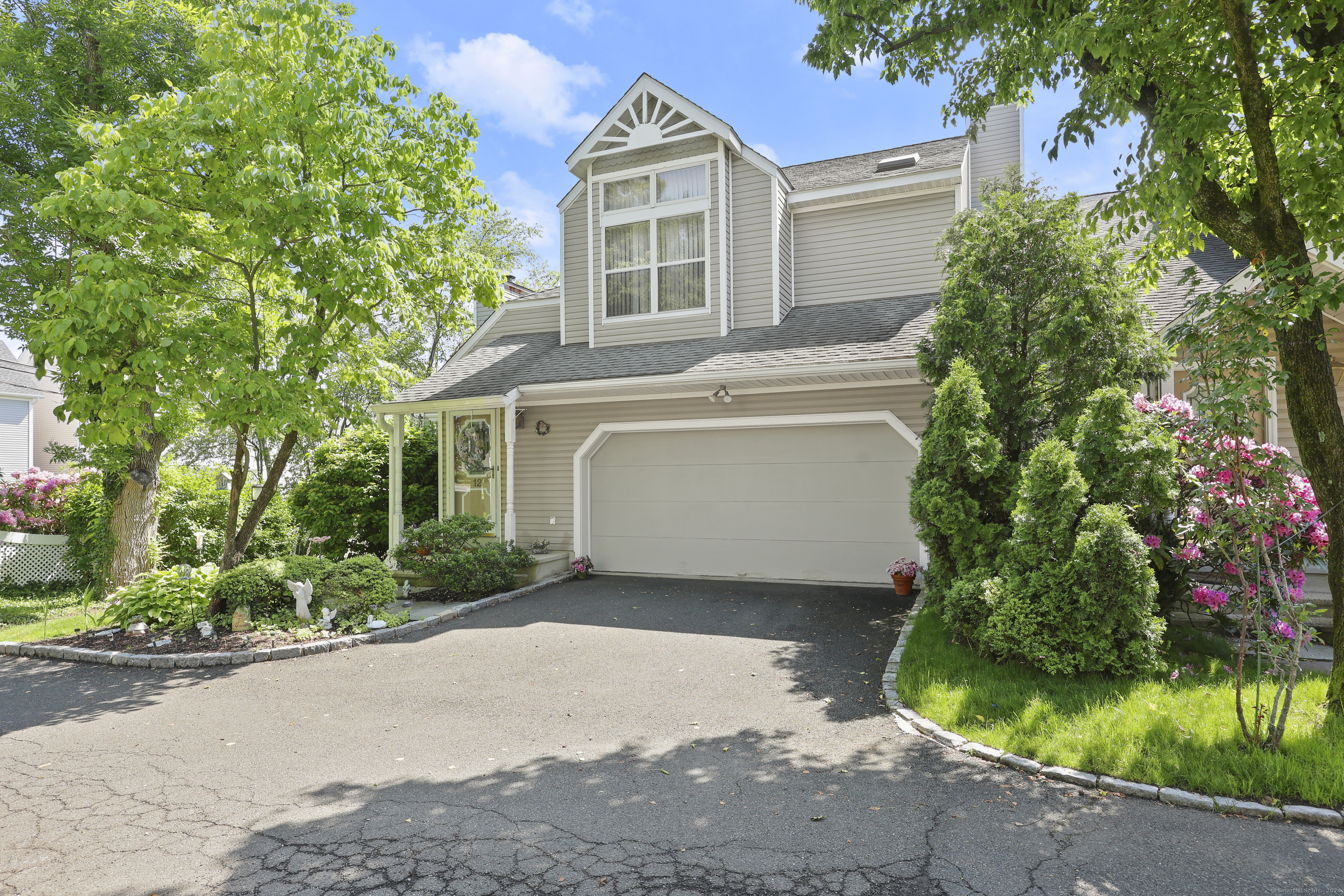 162 Colonial Road APT 12