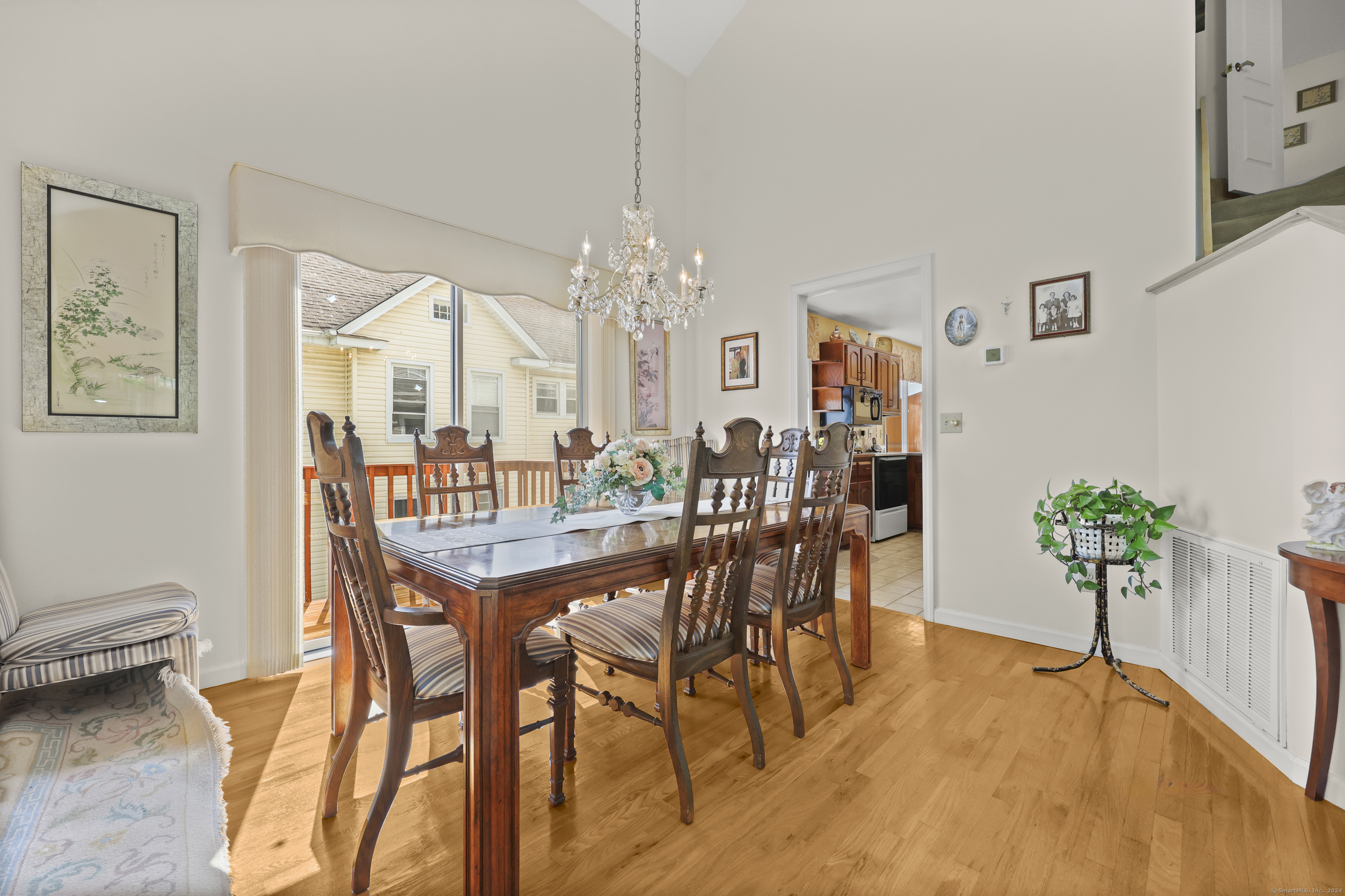 162 Colonial Road APT 12