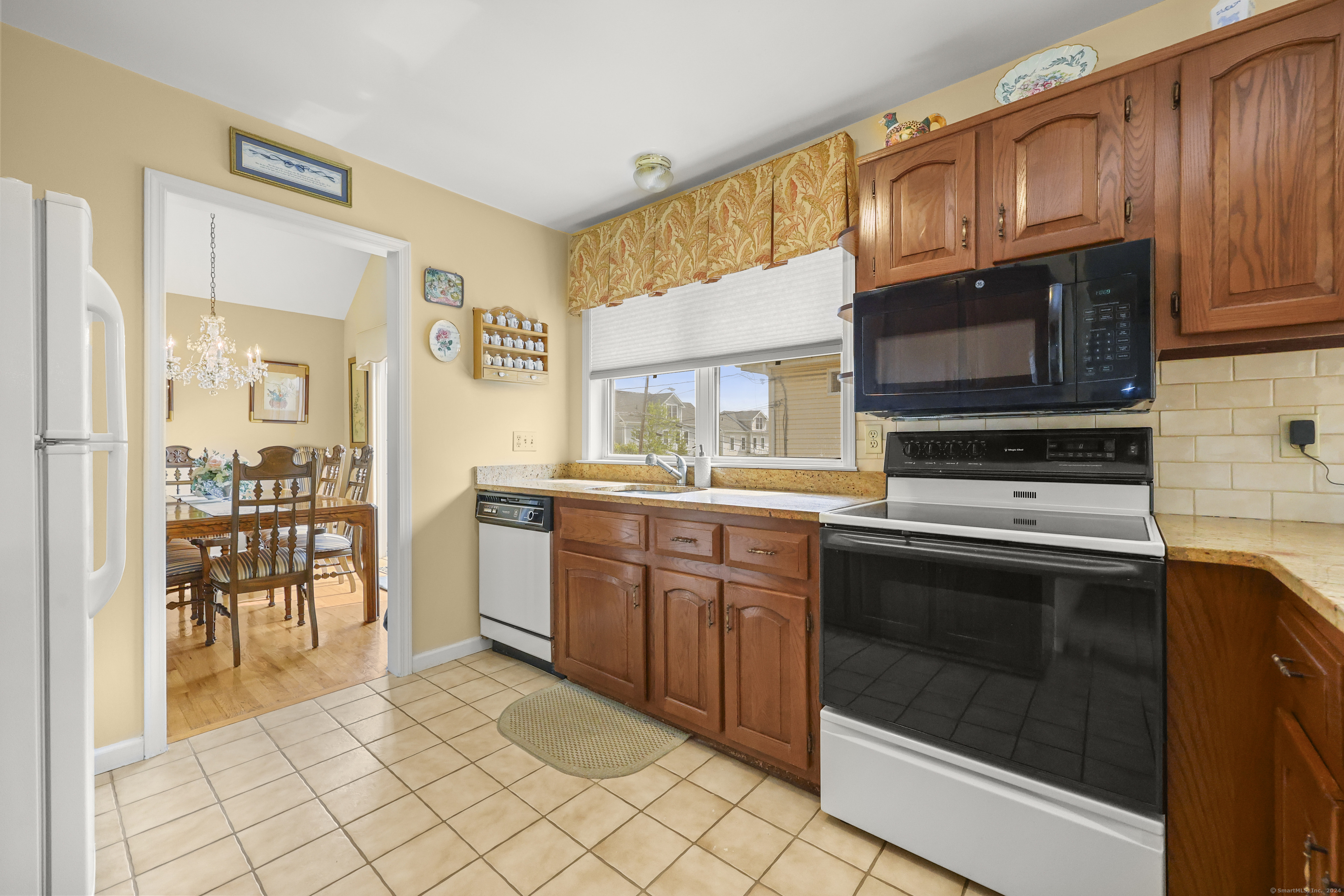 162 Colonial Road APT 12