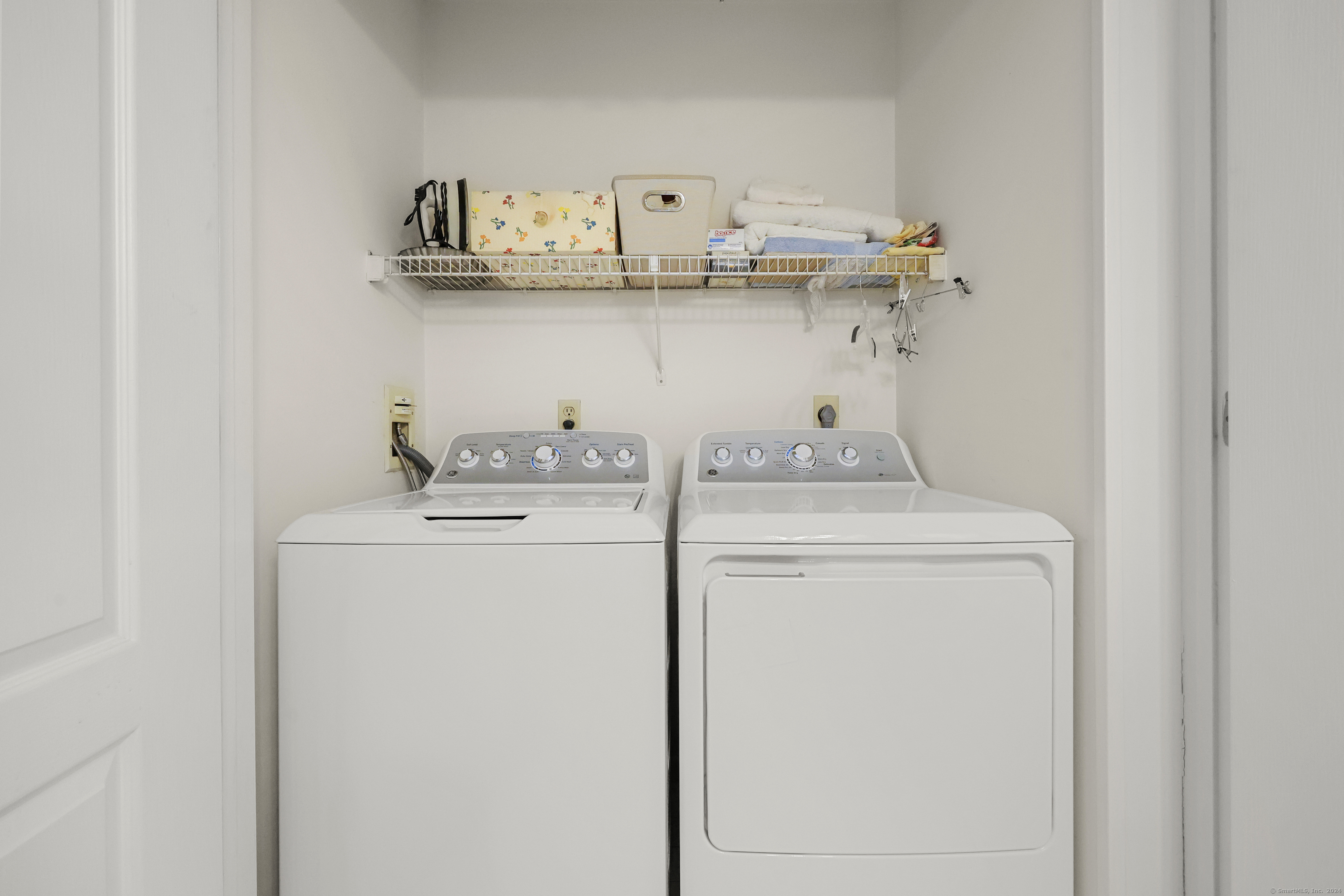 162 Colonial Road APT 12