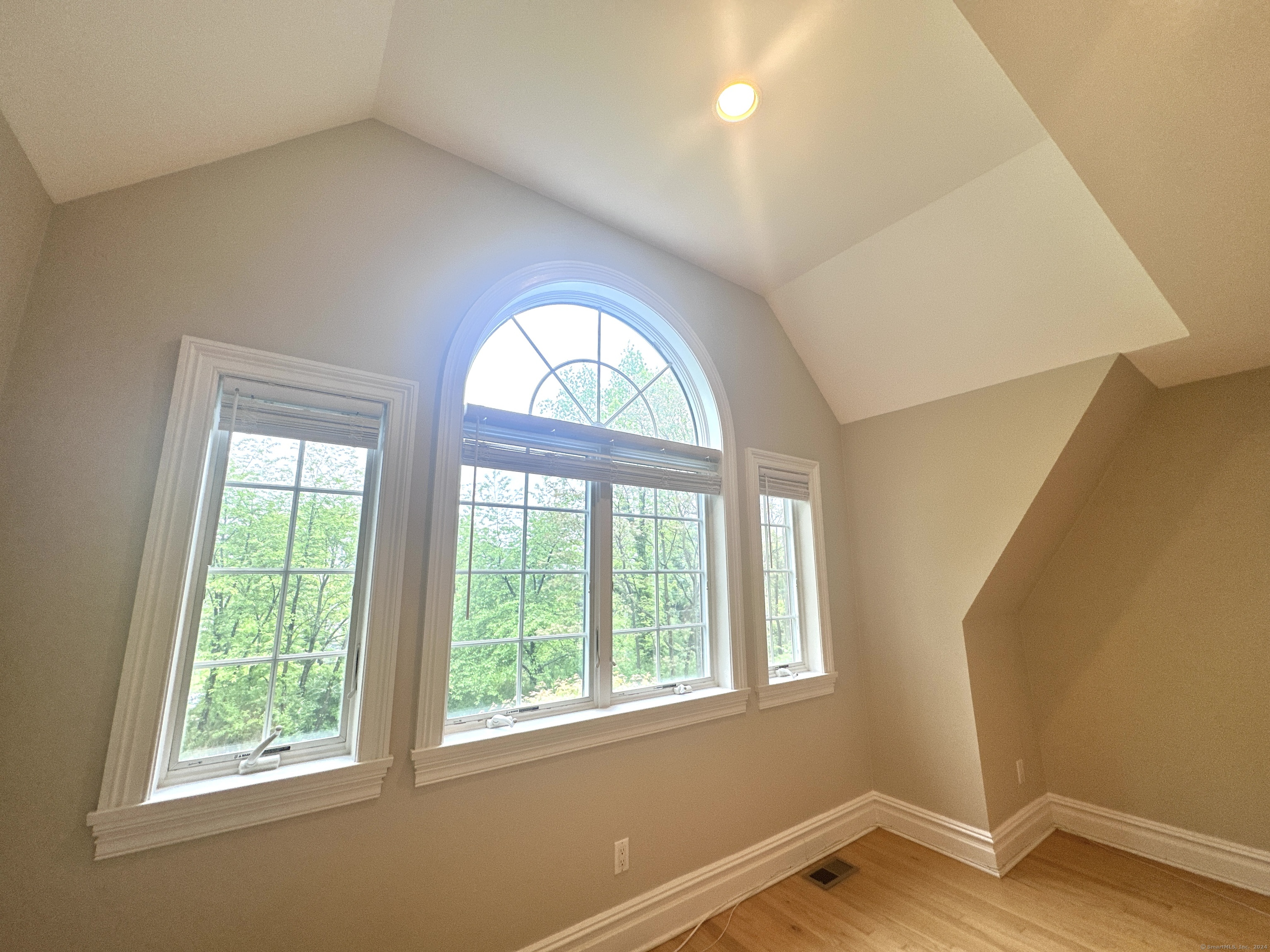 104 Ritch Avenue West 10