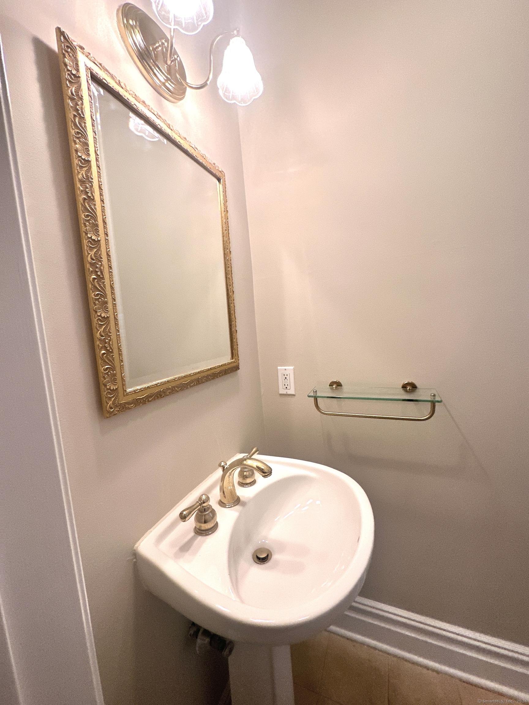 104 Ritch Avenue West 10