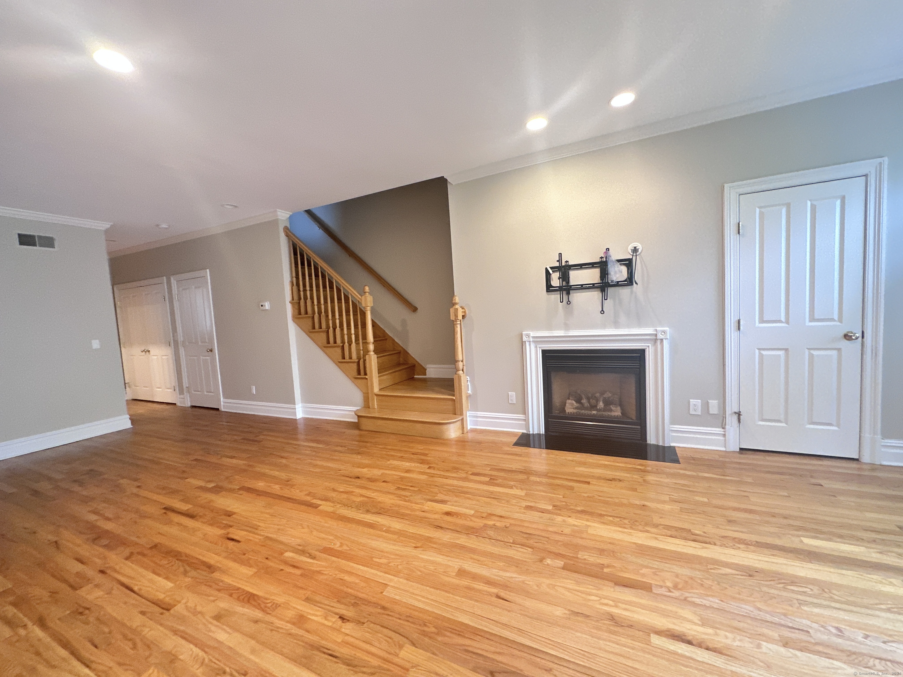 104 Ritch Avenue West 10