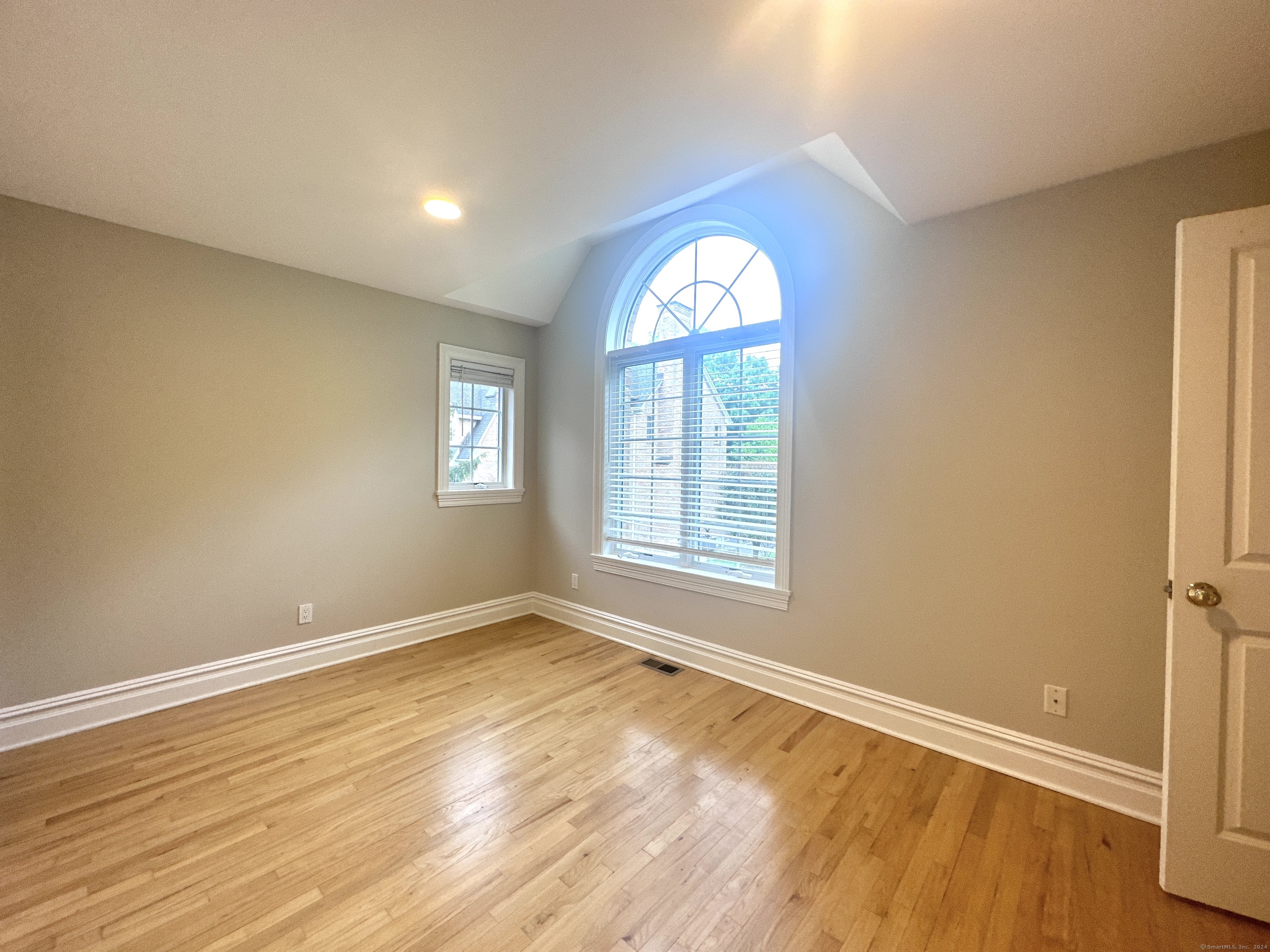 104 Ritch Avenue West 10