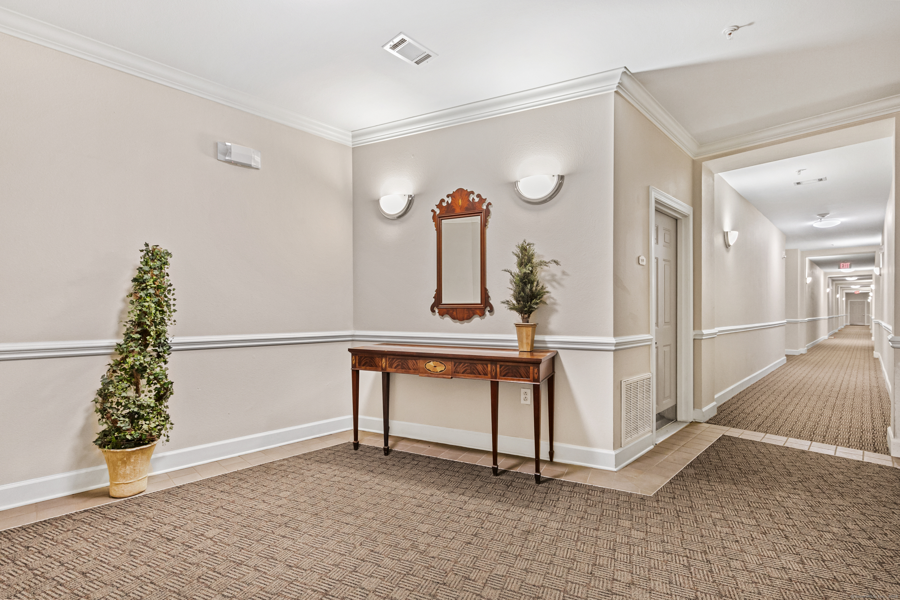35 West Broad Street 225
