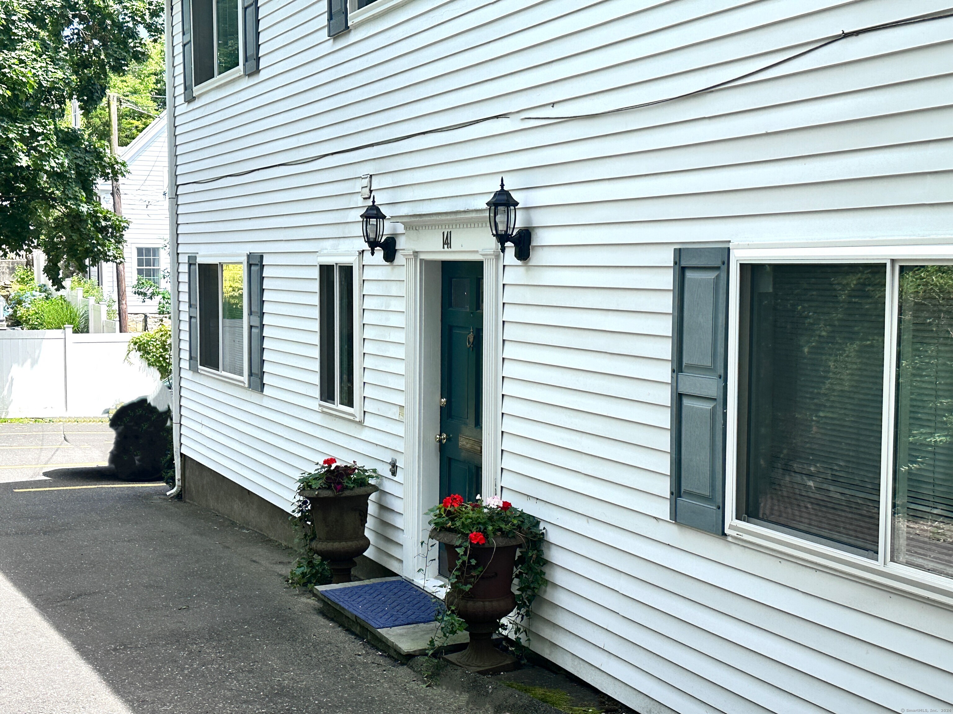 141 Davis Avenue 2