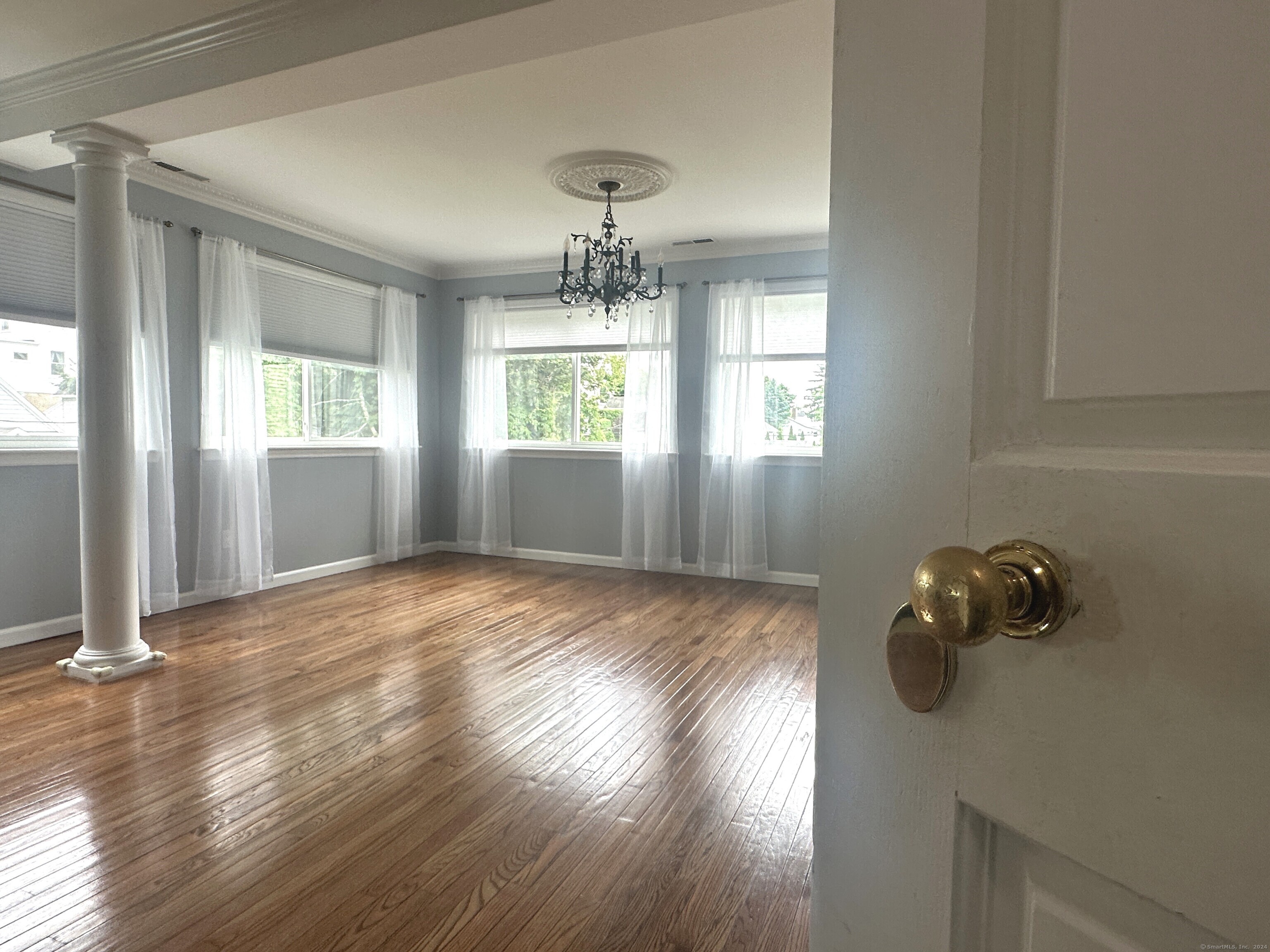 141 Davis Avenue 2