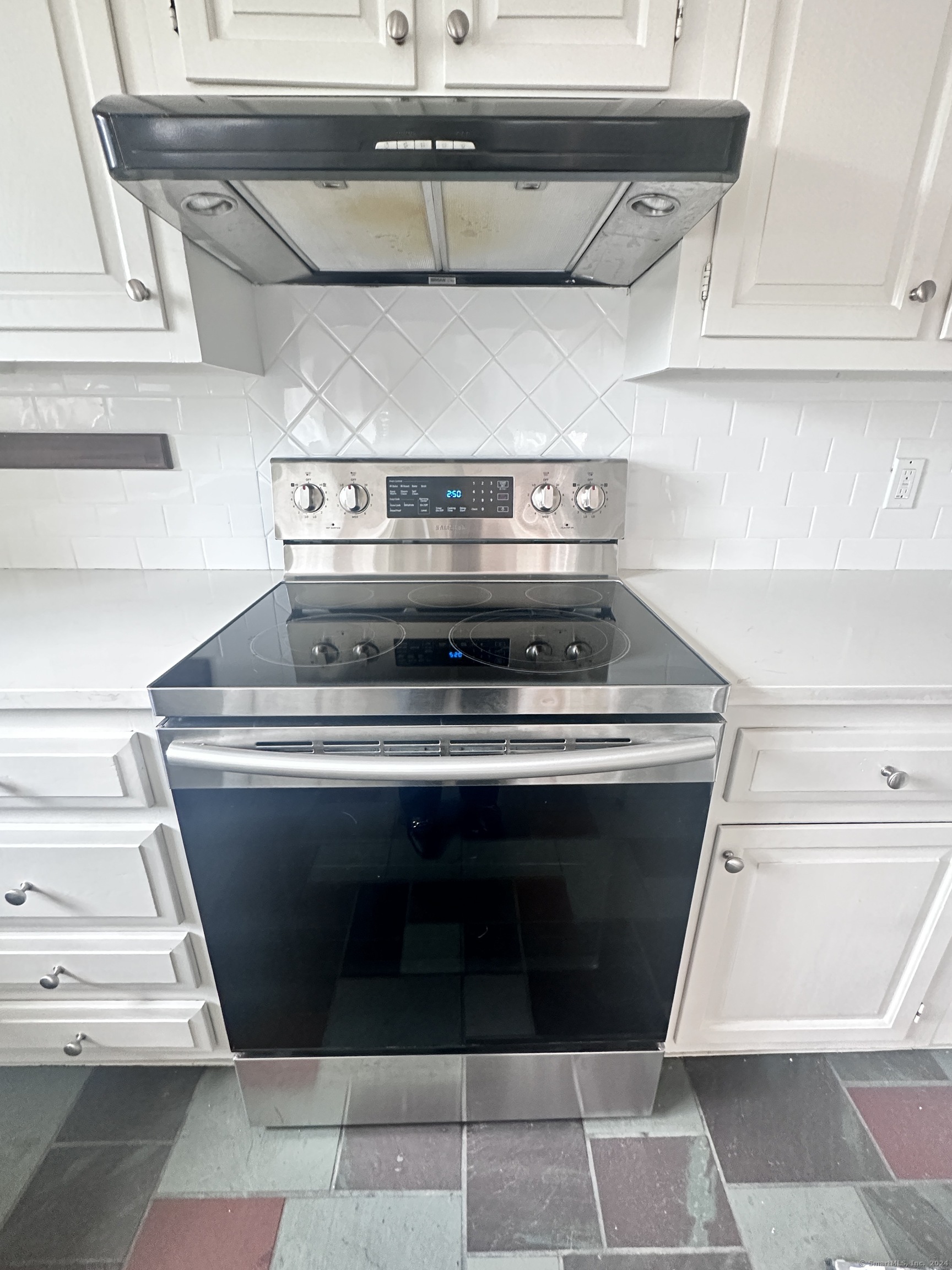 141 Davis Avenue 2