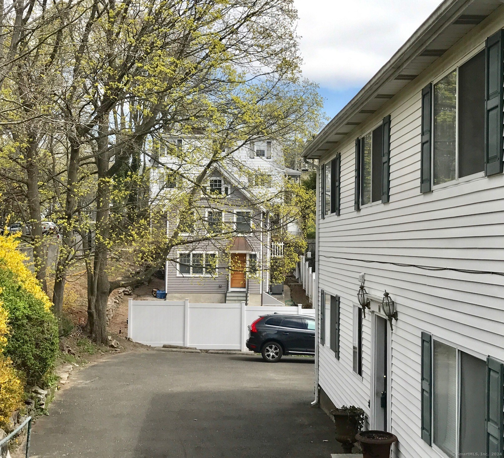 141 Davis Avenue 2