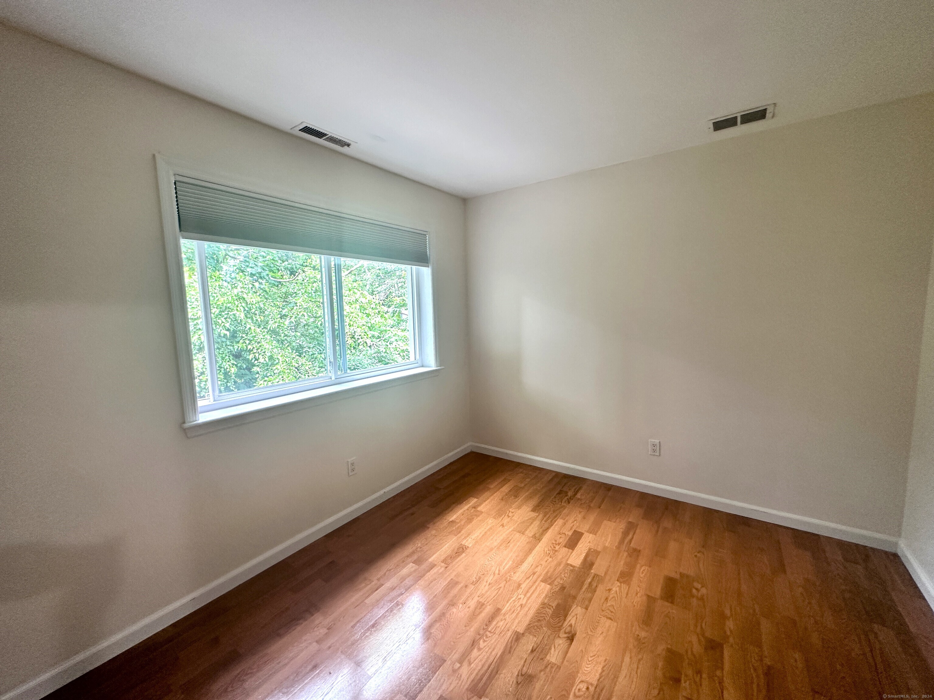 141 Davis Avenue 2