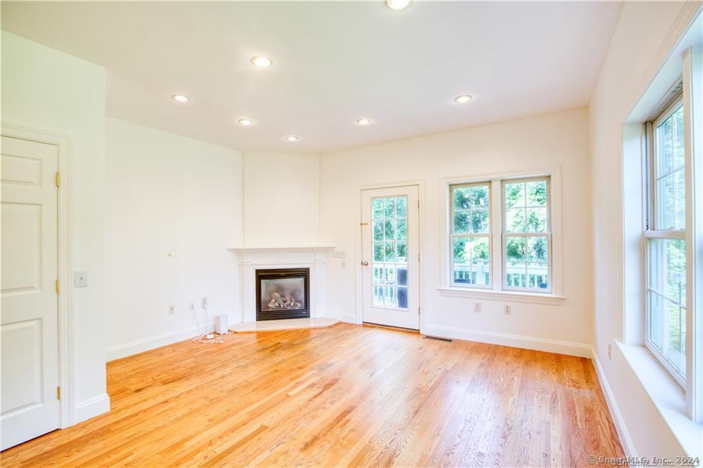 22 Hollow Wood Lane A