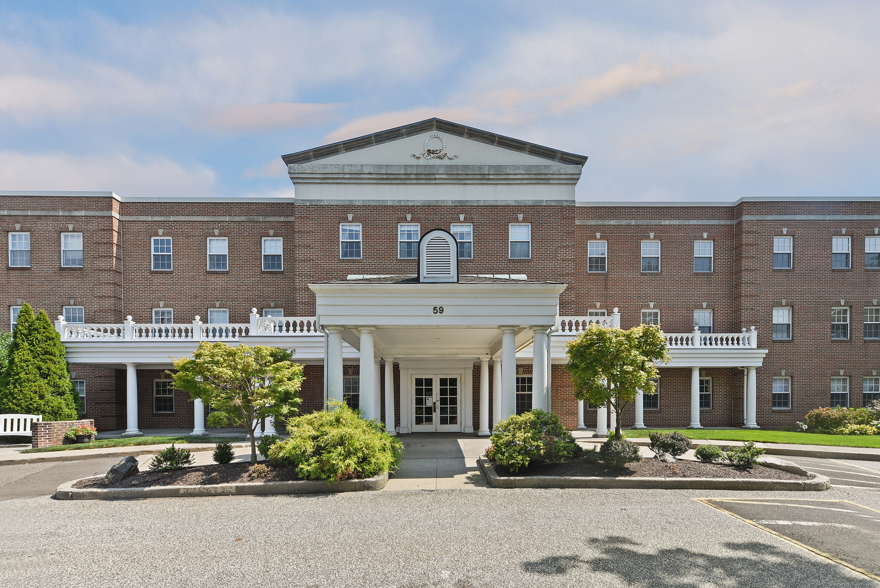 59 Courtland Avenue APT 2L