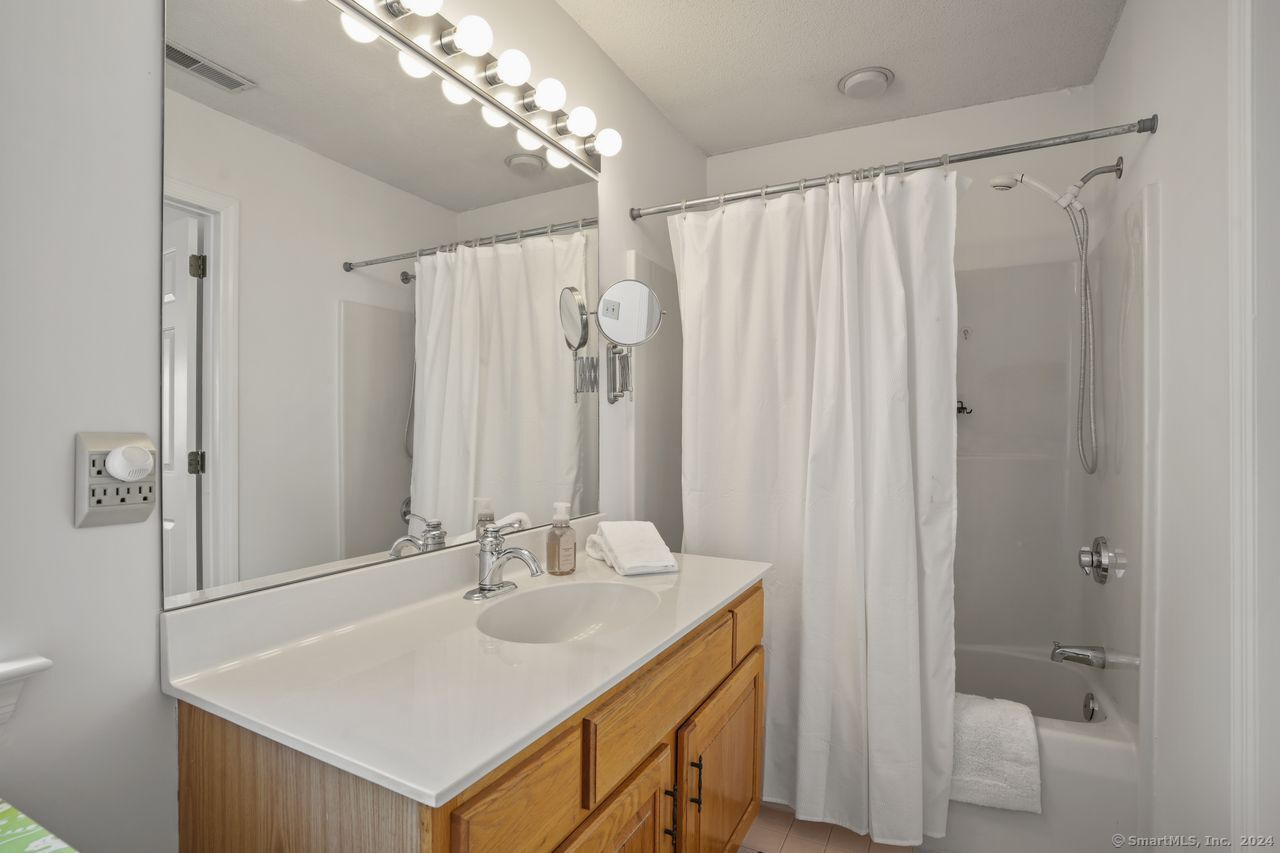 406 Foxboro Drive 406