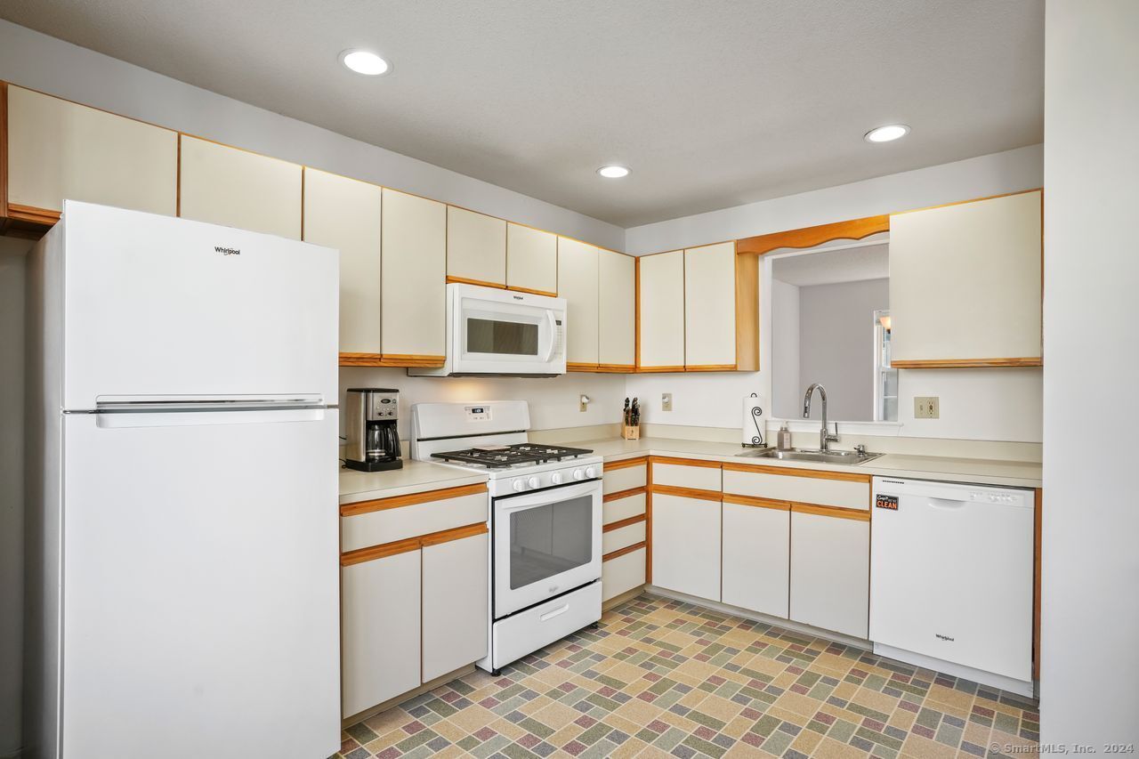 406 Foxboro Drive 406