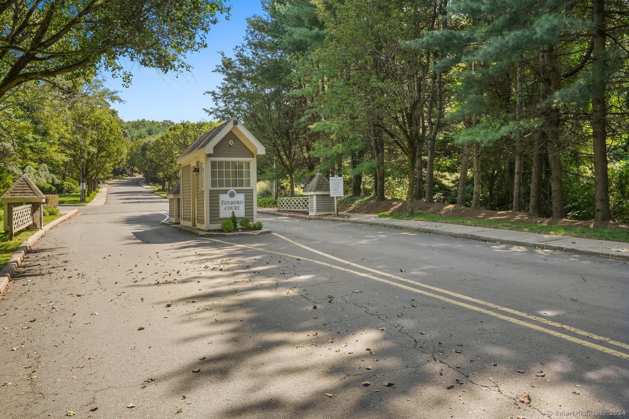 406 Foxboro Drive 406